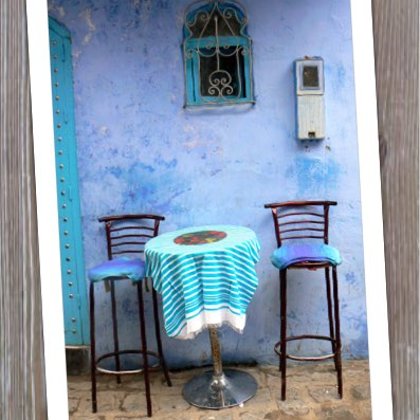 Dos Taburettes y Mesa